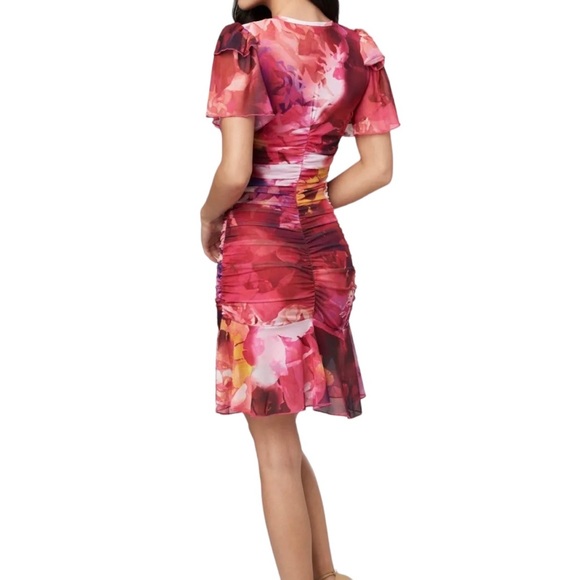 Radiant Beauty: Embrace Elegance in the Bebe Shirred Ruffle Fitted size L - Picture 1 of 4